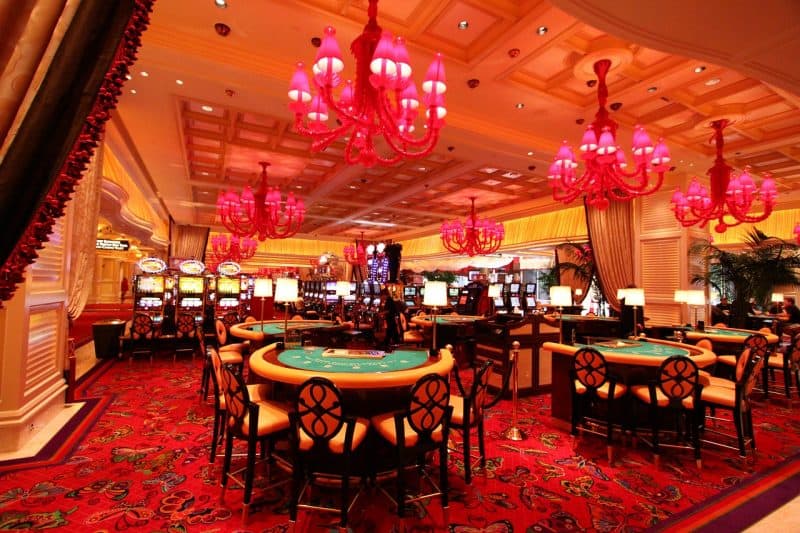 Canlı Blackjack Stratejileri: Mobil Bahislerde Kazanma İpuçları